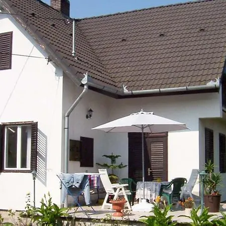 9 דירה Balatonmáriafürdő